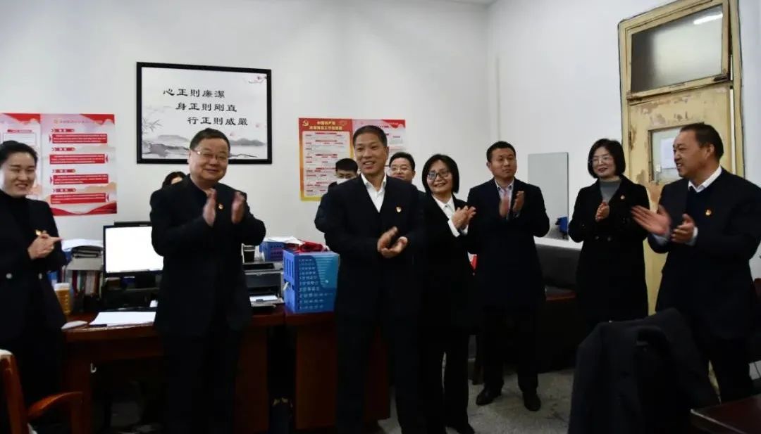 咬定目標不放松 收假收心啟新程——龍鋼集團領導班子慰問機關職工 咬定目標不放松 收假收心啟新程——龍鋼集團領導班子慰問機關職工