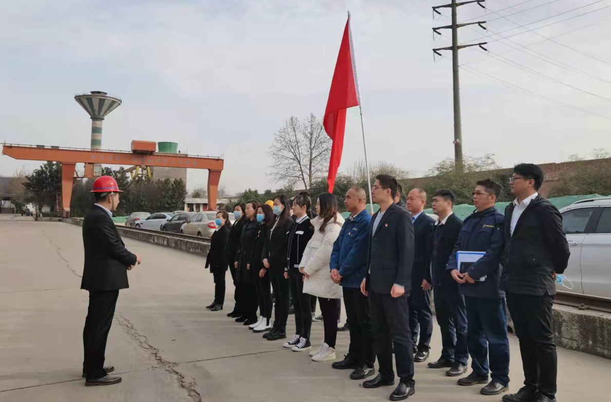 鋼加公司組織開展“綠色清掃 美化廠區(qū) ”活動(dòng) 鋼加公司組織開展“綠色清掃 美化廠區(qū) ”活動(dòng)