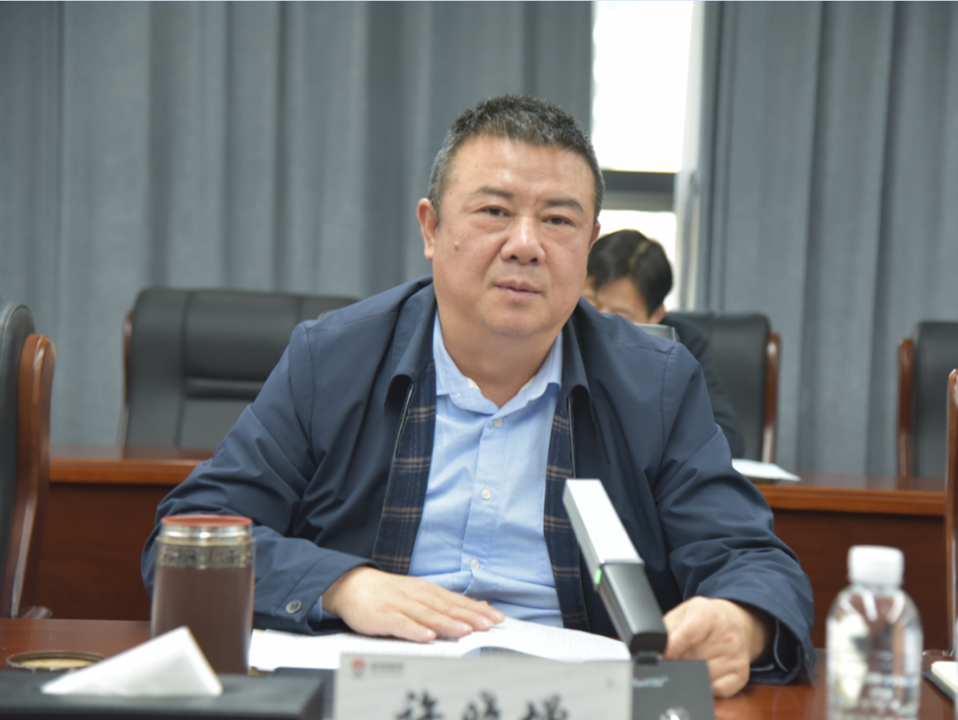 陜鋼集團(tuán)黨委理論學(xué)習(xí)中心組學(xué)習(xí)中央經(jīng)濟(jì)工作會議精神、陜西省委十四屆五次全會暨省委經(jīng)濟(jì)工作會議精神