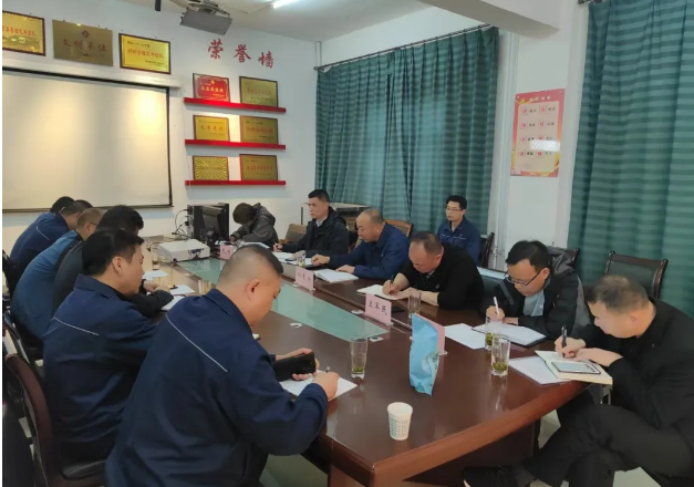 杜東興對龍鋼集團(tuán)公司安全環(huán)保工作進(jìn)行檢查指導(dǎo) 杜東興對龍鋼集團(tuán)公司安全環(huán)保工作進(jìn)行檢查指導(dǎo)