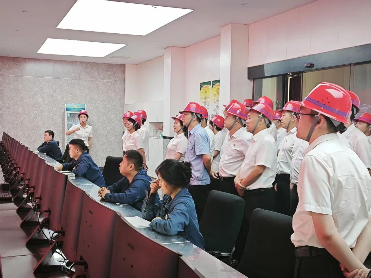 高溫熔爐煉精鋼 警示教育鑄廉心—龍鋼集團(tuán)2025年警示教育活動側(cè)記
