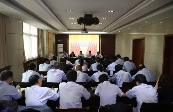 龍鋼集團各基層黨組織召開“兩學(xué)一做”學(xué)習(xí)教育動員部署會 龍鋼集團各基層黨組織召開“兩學(xué)一做”學(xué)習(xí)教育動員部署會