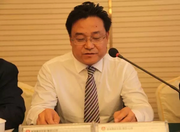 龍鋼集團公司召開領(lǐng)導(dǎo)干部警示訓(xùn)誡大會