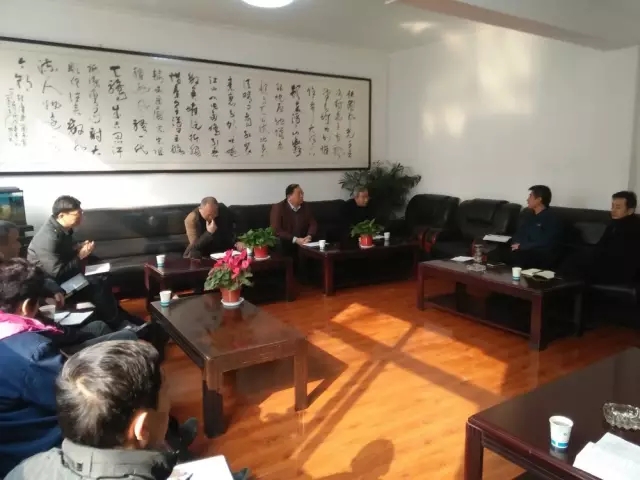 龍鋼集團(tuán)黨政領(lǐng)導(dǎo)春節(jié)收假第一天到西鋼、紅光物流公司檢查指導(dǎo)工作