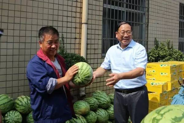 董銀師、劉光明、陳輝赴基層單位慰問送清涼