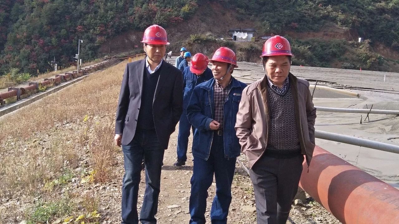 陰小兵一行到大西溝、華冶公司調(diào)研指導工作