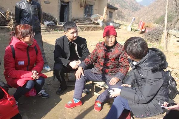 西鋼公司志愿者走進(jìn)商洛丹鳳送關(guān)愛 西鋼公司志愿者走進(jìn)商洛丹鳳送關(guān)愛