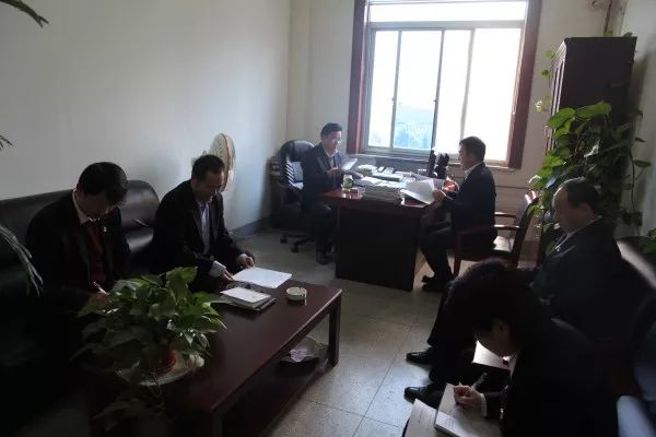 史明奇、劉志懿分別參加所在黨支部組織生活會