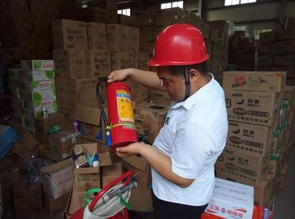 龍鋼集團(tuán)檢查基層單位春檢、安全管理工作
