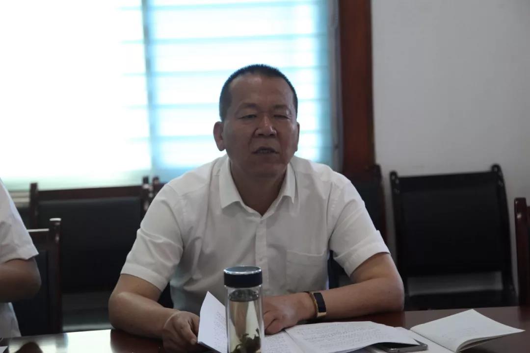 龍鋼集團黨委中心組進行黨風(fēng)廉政專題學(xué)習(xí) 龍鋼集團黨委中心組進行黨風(fēng)廉政專題學(xué)習(xí)
