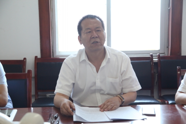 龍鋼集團黨委理論學習中心組進行“不忘初心、牢記使命”專題學習