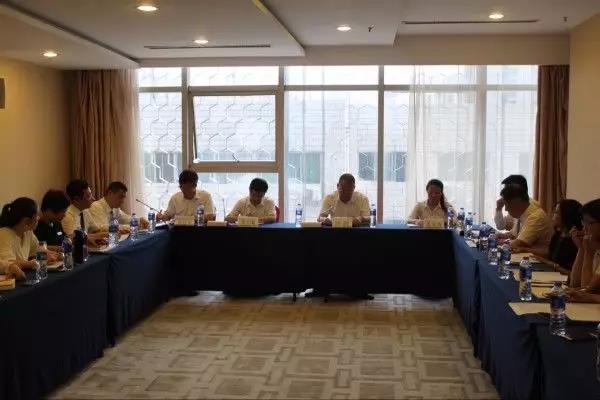 唐鑫到酒店管理公司開展“不忘初心、牢記使命”主題教育專題調(diào)研并講黨課