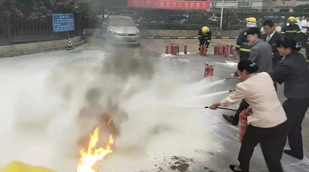 加強(qiáng)消防演練 提高安全意識——禹龍國際酒店開展119消防演練活動 加強(qiáng)消防演練 提高安全意識——禹龍國際酒店開展119消防演練活動