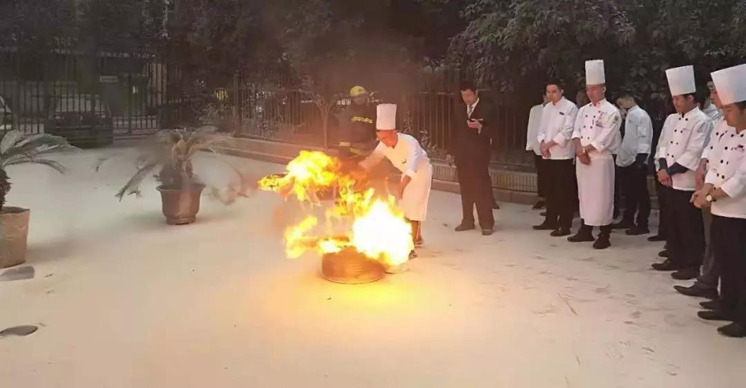加強(qiáng)消防演練 提高安全意識——禹龍國際酒店開展119消防演練活動 加強(qiáng)消防演練 提高安全意識——禹龍國際酒店開展119消防演練活動