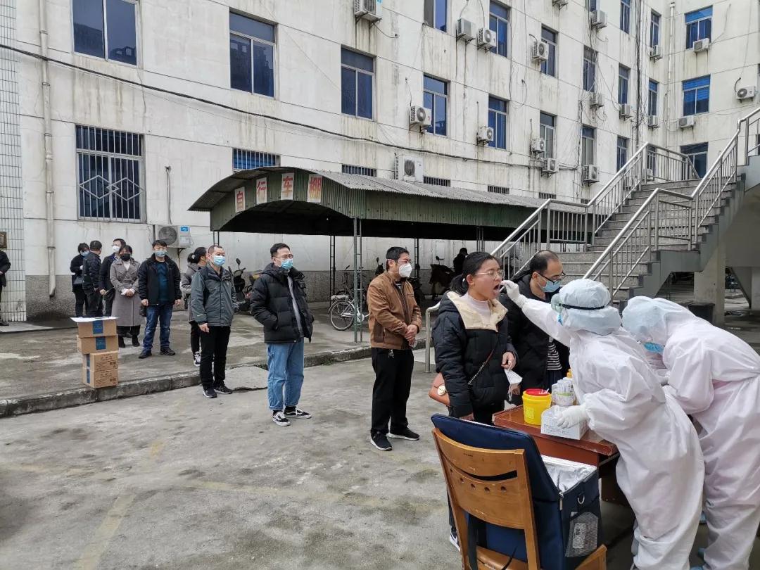 有序、有底！龍鋼集團(tuán)韓城返崗職工進(jìn)行核酸檢測(cè)硬核復(fù)工