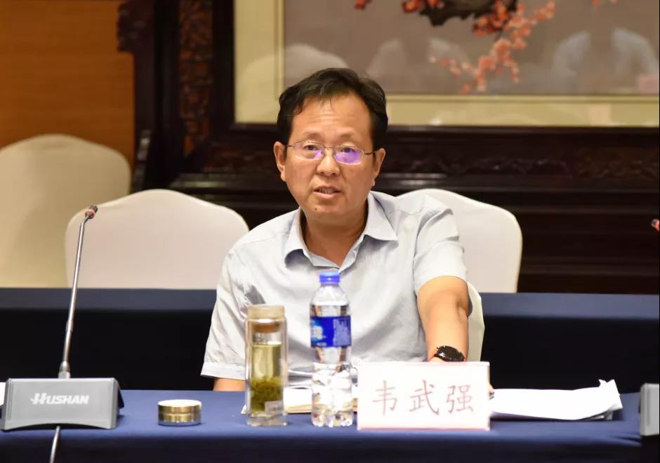 龍鋼集團(tuán)三家雙管單位召開“黨建領(lǐng)航、班子引領(lǐng)，干部走在前列”領(lǐng)導(dǎo)班子“三基三對標(biāo)” 工作述職會