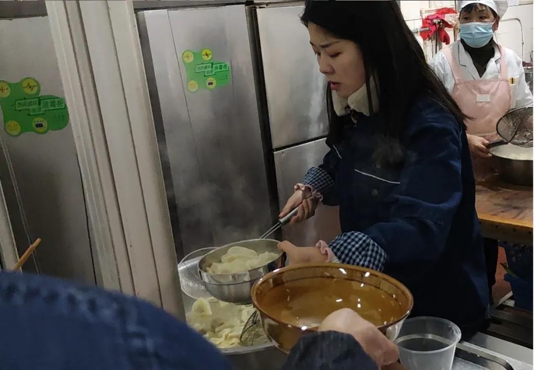 大西溝礦業(yè)公司：暖心節(jié)日餐，滿滿冬日情
